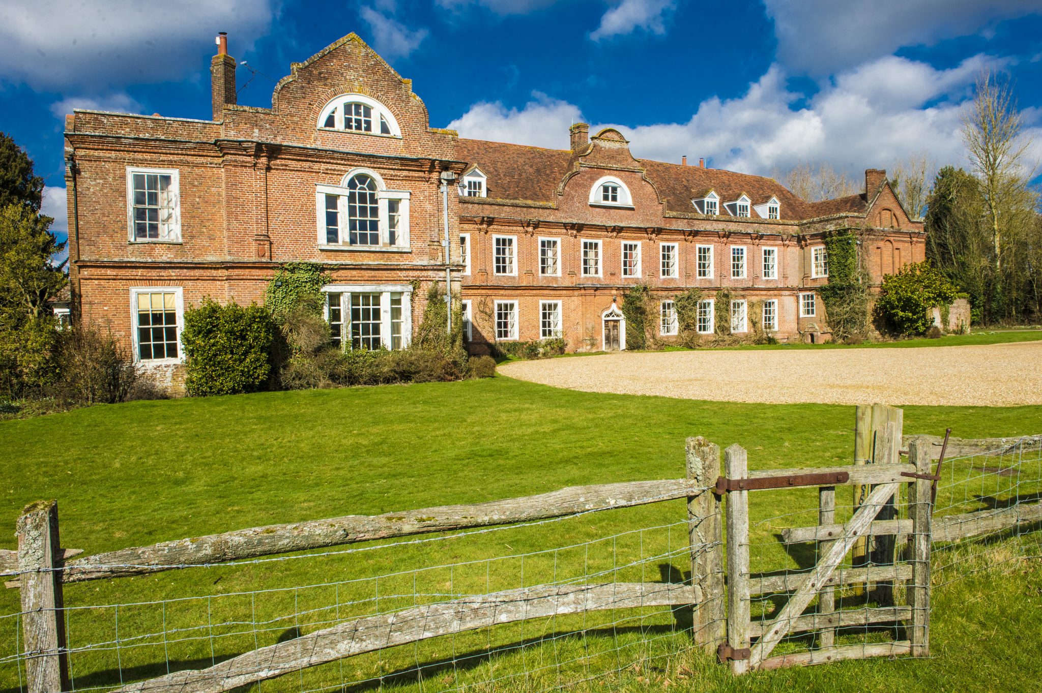 26 JANUARY 2021 WEST HORSLEY PLACE TRUST PARTNERS WITH SURREY WILDLIFE